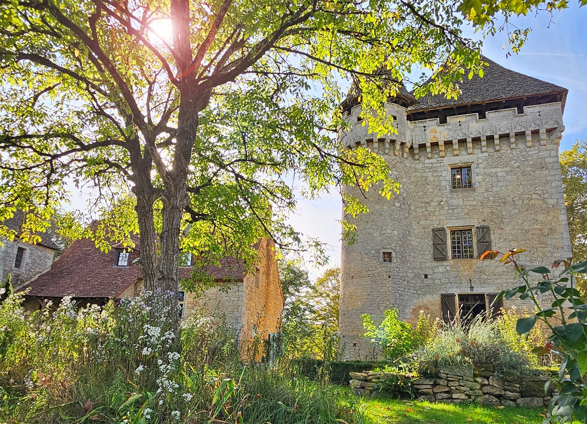 DOnjon et Manoir de la Salle, ensemble médiévale